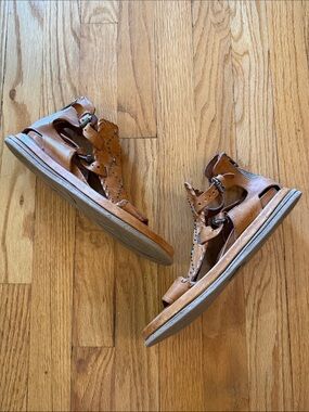 A.S. 98 sz EU 38 or U.S. 8  Tan Leather Gladiator Sandals good pre owned cond